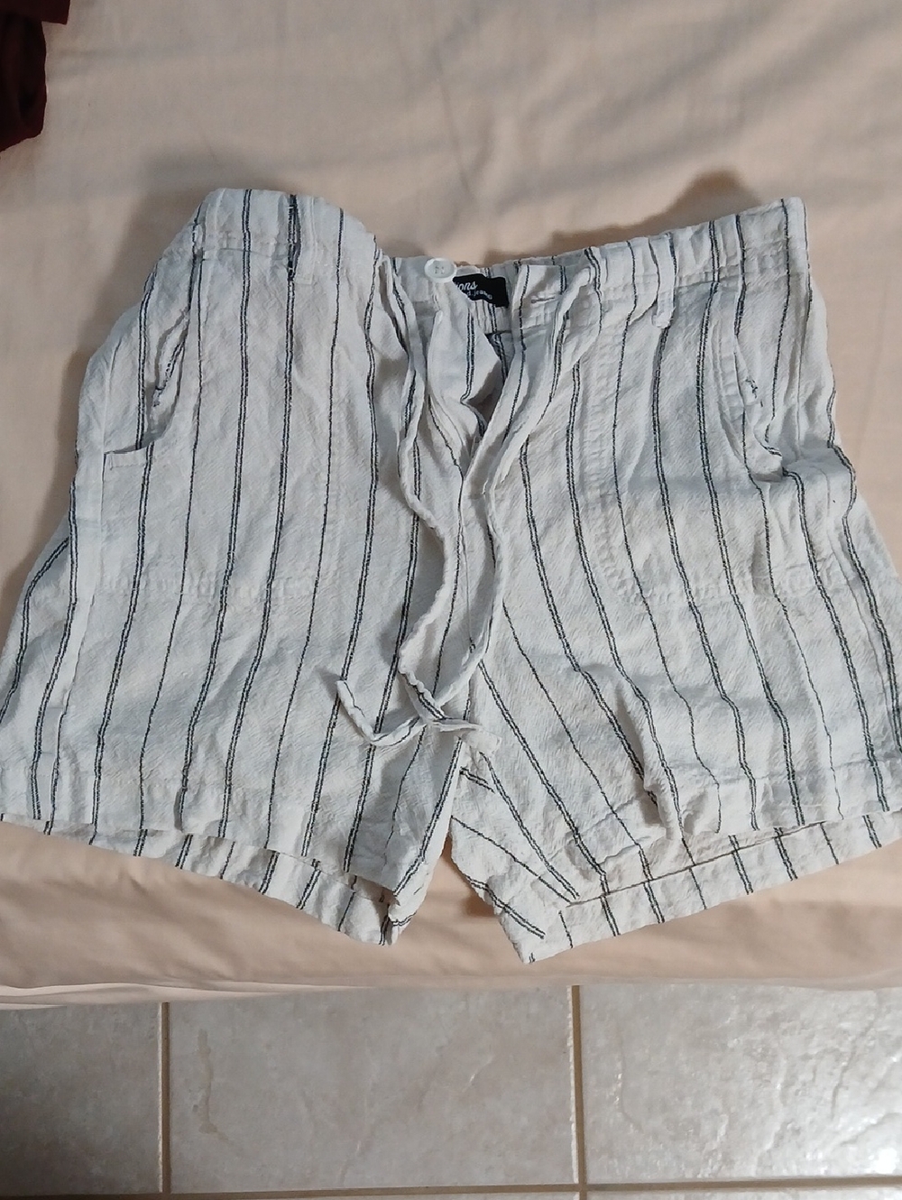 Striped Linen-Blend Drawstring Shorts - White with Navy Stripes